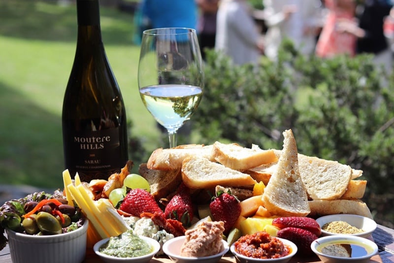 New Zealand cuisine - wine and platter