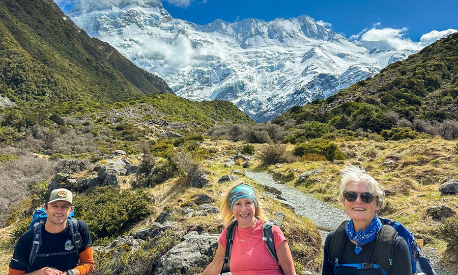 guide-guests-aoraki-mt-cook