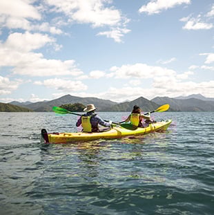 Kayaking Lochmara Lodge3 Kayaking Lochmara Lodge3