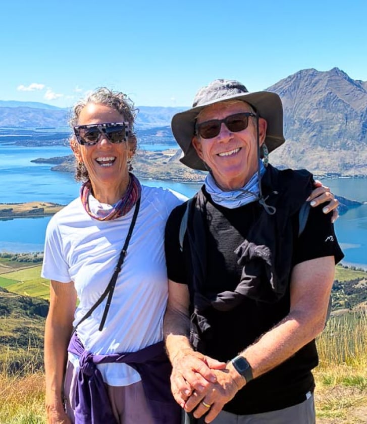 guests on Rocky Mountain track wanaka MP02FEB26