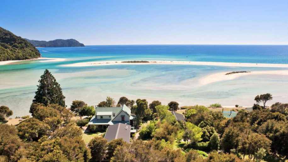 Awaroa Homestead Lodge