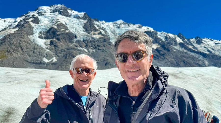 two-retired-guests-tasman-glacier