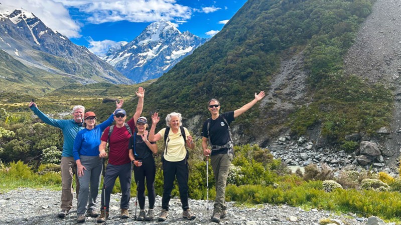 guide daniel and happy guests mt cook