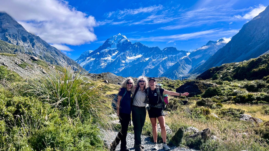 guides Kate and Shona in Mt Cook National Park GE27JAN31