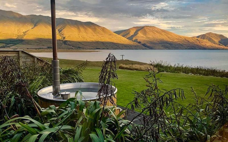 Hot tub at Lake Ohau Quarters