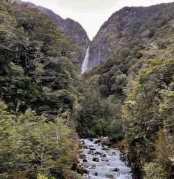 1 Devils punchbowl river views