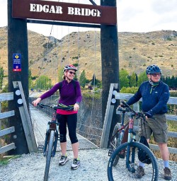 Hike of Bikie to Kawarau Bungy bridge 