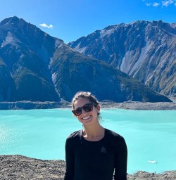 Lake Tasman tour with New Zealand Trails 