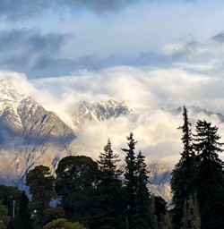 Snowcapped mountains in New Zealand