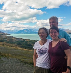 Family at Lake Pukaki, Aoraki / Mount Cook in the background, Canterbury New Zealand