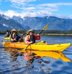 Explore Lake Mapourika by kakyak with New Zealand Trails 