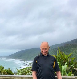 Guest at Punakaiki lookout