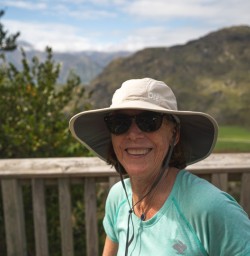 11 Happy guest at Diamond Lake lookout2