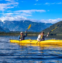 Lake Mapourika kayaking tours 