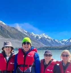 Glacier lake boat tour Tasman LAke