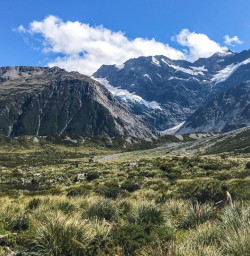 Walking the Hooker Valley Track, Canterbury New Zealand