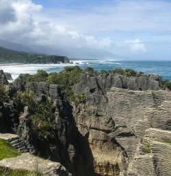 Punakaiki Pancake Rocks and Blowholes, Porarari National Park West Coast New Zealand