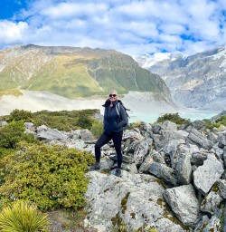 Hiking in Aoraki Mount Cook National Park