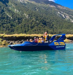 Jet boat ride adventure tours 