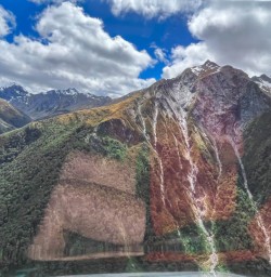 Scenic flight mount aspiring national park