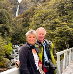 13. Guests on walk to Devils Punchbowl