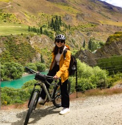 13. Queenstown bike ride