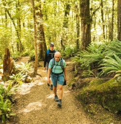 14 Chris and Alan Amos walk the Kepler Track