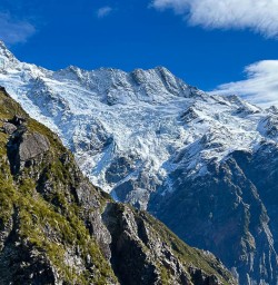 Climbing to Sealy Tarns
