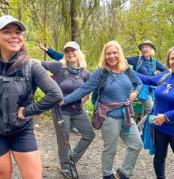 Hiking tours in Paporoa National Park.