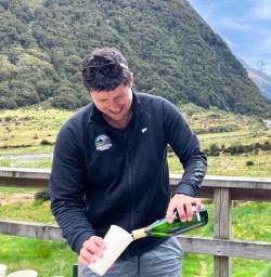 Mount Aspiring National Park champagne