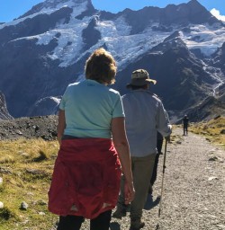 Walking the Hooker Valley Track, Canterbury New Zealand