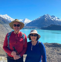 Lake tasman new zealand hiking