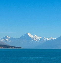 Lake Pukaki and Mount Cook National Park 