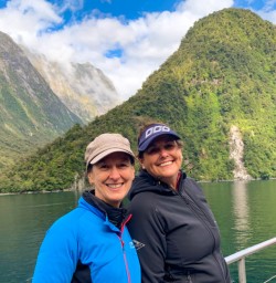 1. Two guests on boat Milford Cruise