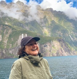 1. Laughing solo guest Milford Sound Cruise