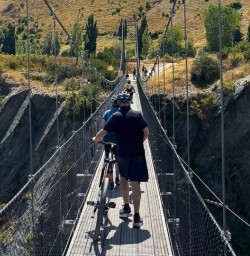 Arrowtown river trail cycling tour with New Zealand Trails 