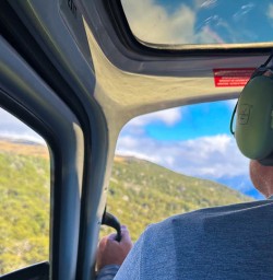 Helicopter flight with New Zealand Trails