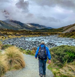 Easy winding Hooker Valley track