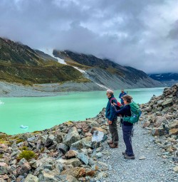 Emerald colours of Hooker Lake