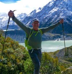 Hiking up Sealy Tarns