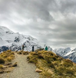 Hiking up to Mueller Ridge