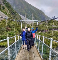 Hooker Valley track bridge