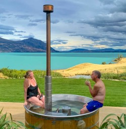 Hot tub at Lake Ohau