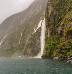 Stirling Falls, Milford Sound Fiordland Southland New Zealand