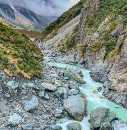 Vibrant colours of the Hooker River