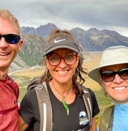 2. Guide Kelly and guests Sealy Tarns 