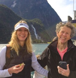 2. Happy guest pair Milford Cruise
