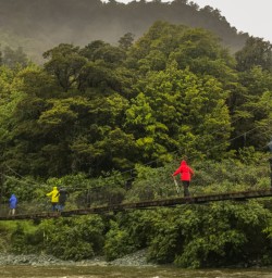 2. Swing bridge crossing Routeburn Track
