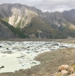 2. Tasman Lake lots of icebergs