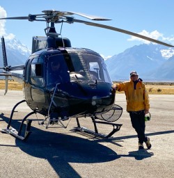 2.2 Glacier heli and guide